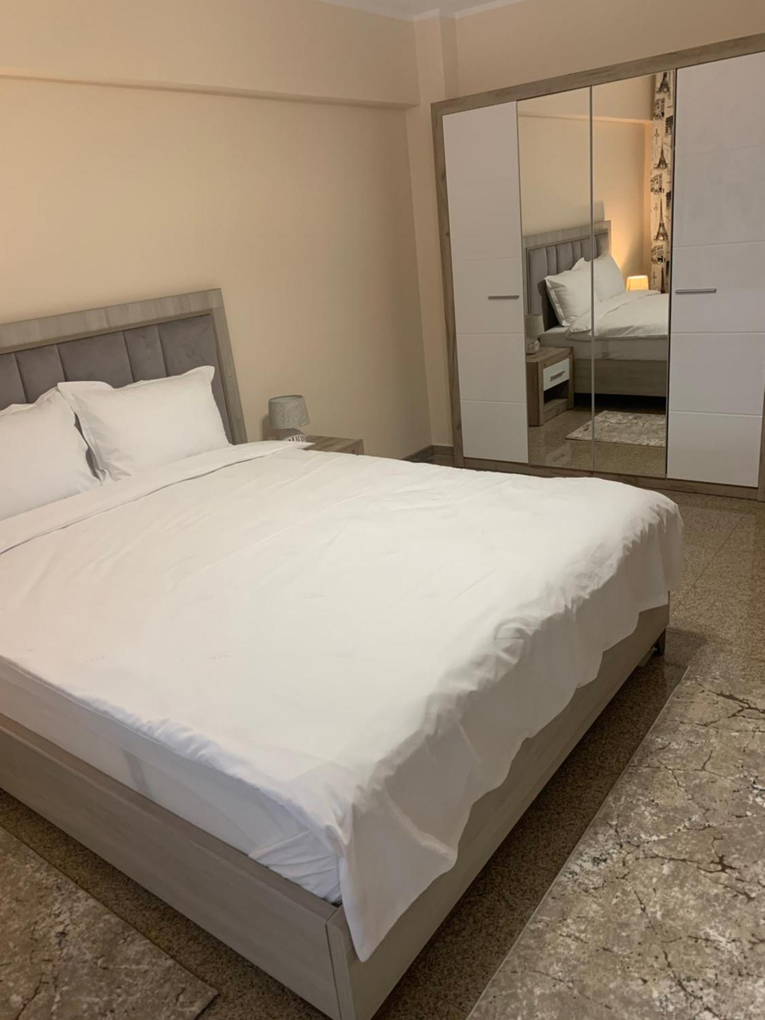 Ferienwohnung Minerva Ultracentral Craiova Exterior foto